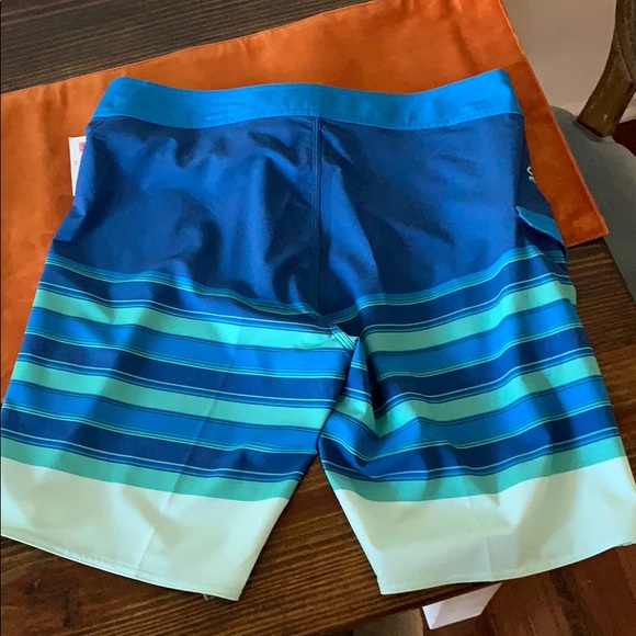 Volcom Mod-Tech Shorts NWT - Picture 2 of 4